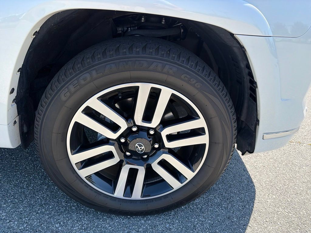 Used 2023 Toyota 4Runner Limited AWD/4WD image 18