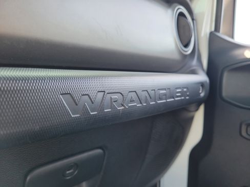 Used 2019 Jeep Wrangler Unlimited Sport S AWD/4WD image 30