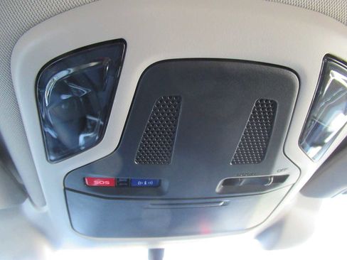 Used 2020 Subaru Outback Limited image 38