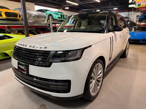 Used 2024 Land Rover Range Rover Long Wheelbase SE AWD/4WD image 10