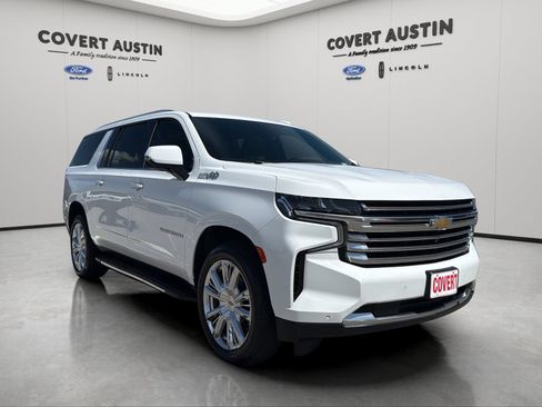 Used 2023 Chevrolet Suburban High Country RWD image 5