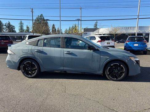 New 2026 Nissan Sentra SR w/ SR Premium Package image 6