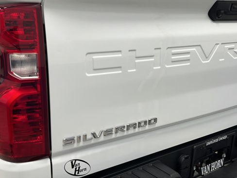 Used 2024 Chevrolet Silverado 2500 LT AWD/4WD image 39