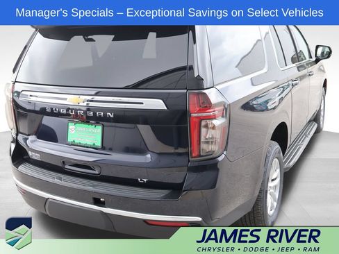 Used 2024 Chevrolet Suburban LT AWD/4WD image 5