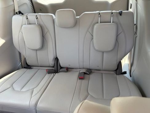Used 2020 Chrysler Pacifica Touring-L Plus w/ Advanced Safetytec Group FWD image 14
