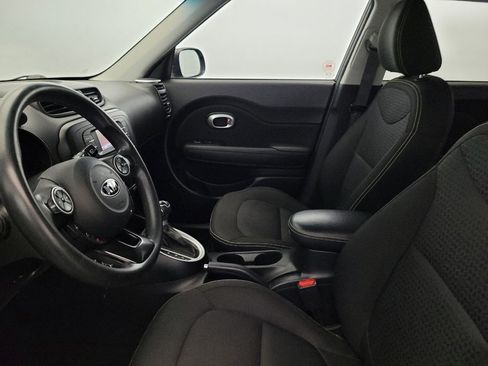 Used 2016 Kia Soul + FWD image 17