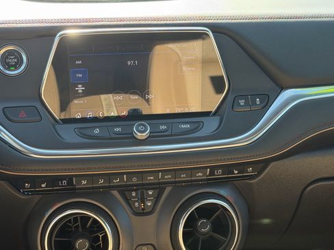 Used 2019 Chevrolet Blazer Premier w/ Sun and Wheels Package FWD image 10