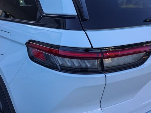 New 2025 Jeep Grand Cherokee Limited w/ Luxury Tech Group II image 7