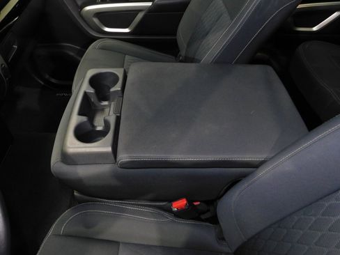 Used 2017 Nissan Titan SV image 39