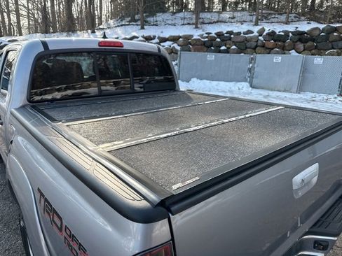 Used 2015 Toyota Tacoma 4x4 Double Cab w/ TRD Off-Road Package image 24