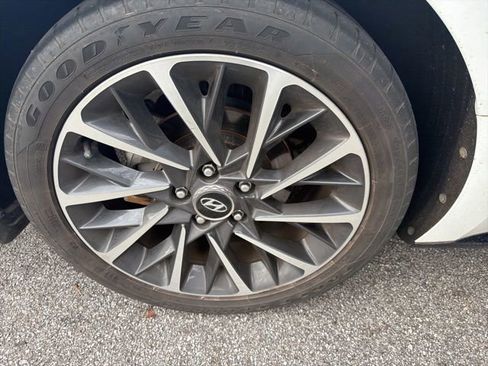 Used 2020 Hyundai Sonata Limited w/ Preferred Accessory Package image 14