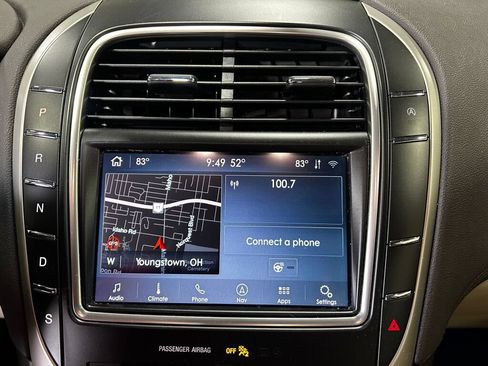 Used 2020 Lincoln Nautilus Reserve AWD/4WD image 11