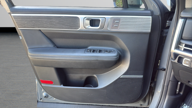 Used 2025 Hyundai Santa Fe Limited FWD image 11