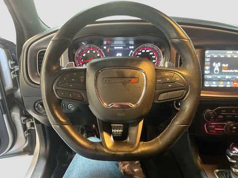 Used 2022 Dodge Charger Scat Pack w/ Dynamics Package RWD image 11