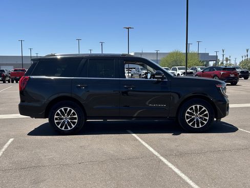 Used 2025 Ford Expedition Platinum AWD/4WD image 6