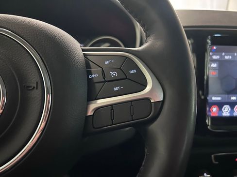Used 2018 Jeep Compass Sport w/ Cold Weather Group FWD image 11