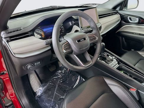 Certified 2025 Jeep Compass Limited AWD/4WD image 16