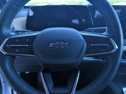 Used 2026 Chevrolet Equinox ACTIV w/ Safety and Technology Package AWD/4WD image 16