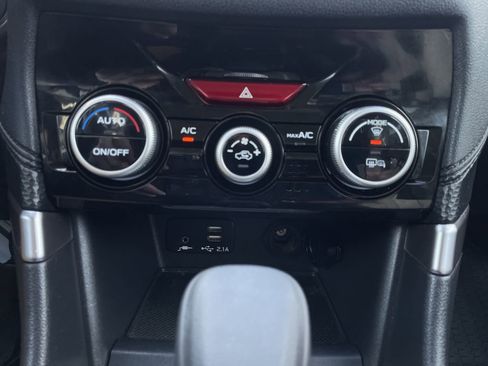 Used 2021 Subaru Forester Premium image 17