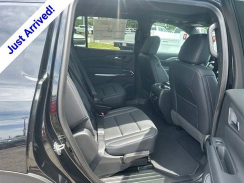 New 2026 Chevrolet Traverse LT w/ Sun and Wheel Package FWD image 32