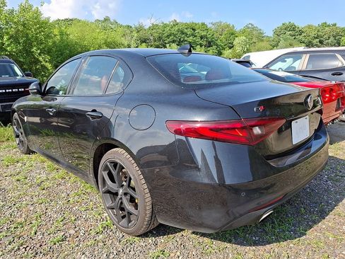 Used 2021 Alfa Romeo Giulia Ti w/ Nero Edizione AWD/4WD image 6