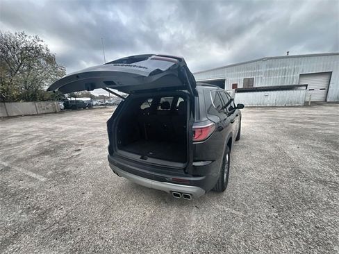 Used 2025 GMC Acadia Elevation image 25