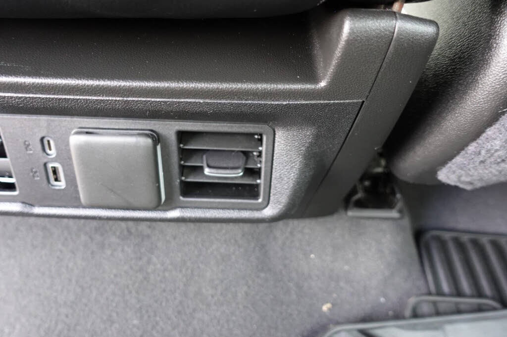 Used 2024 Chevrolet Silverado 1500 LT AWD/4WD image 38