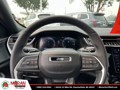 Used 2023 Jeep Grand Cherokee Altitude AWD/4WD image 21