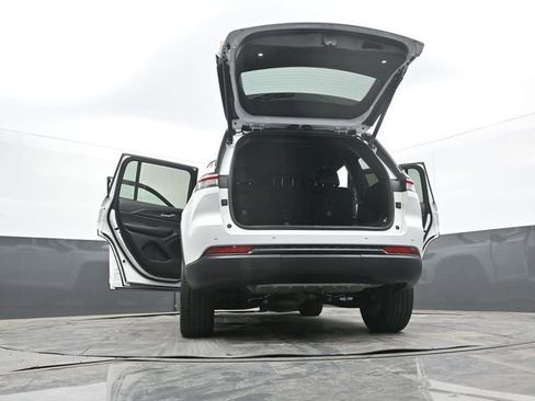 Used 2023 Jeep Grand Cherokee Altitude image 66