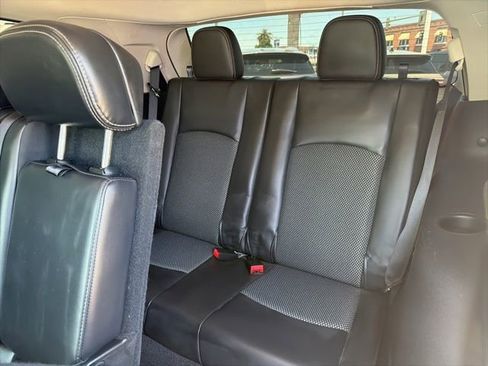 Used 2018 Dodge Journey Crossroad FWD image 19