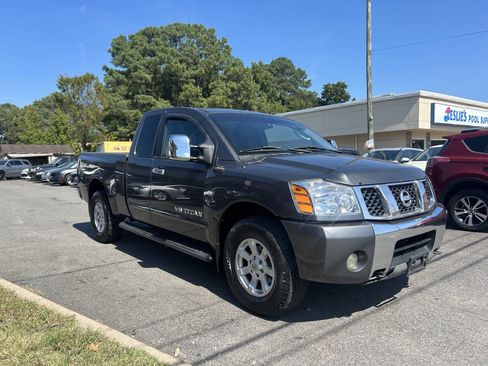 Used 2005 Nissan Titan SE w/ (R02) SE Off-Road Pkg image 3