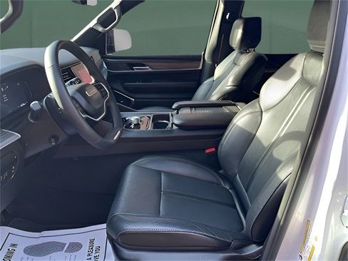 Used 2023 Jeep Wagoneer L Series II image 27