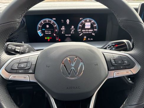 New 2026 Volkswagen Tiguan SE R-Line AWD/4WD image 12