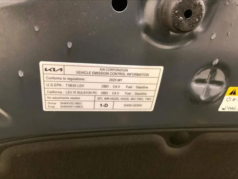 Used 2025 Kia Soul LX w/ LX Technology Package FWD image 31