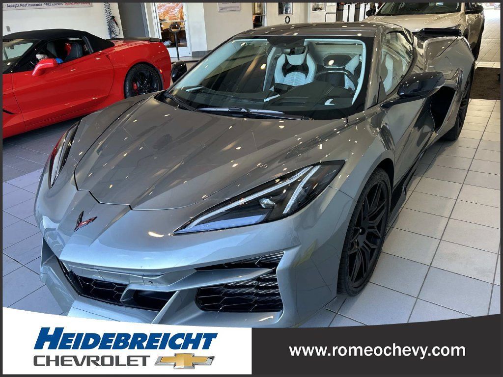 Used 2023 Chevrolet Corvette Z06 w/ Stealth Interior Trim Package RWD image 6