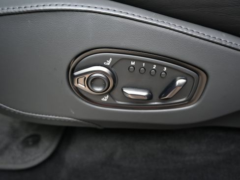 Used 2022 Aston Martin DBX AWD/4WD image 45