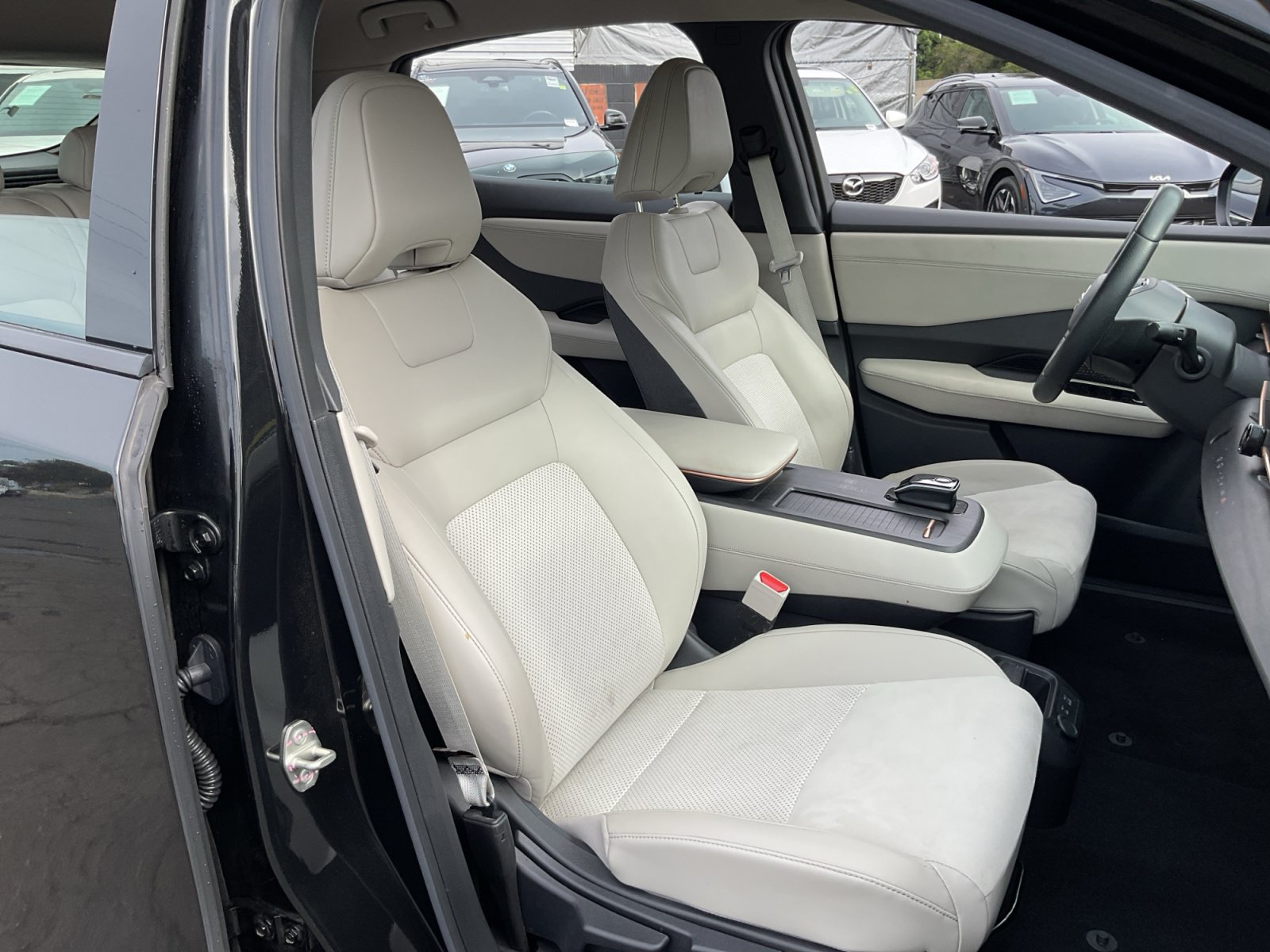 Used 2023 Nissan Ariya FWD image 21