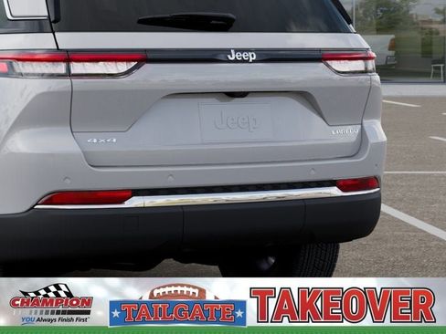 New 2026 Jeep Grand Cherokee Laredo AWD/4WD image 13
