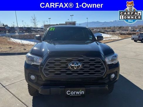 Used 2021 Toyota Tacoma TRD Off-Road image 2