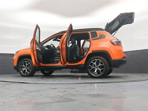 New 2026 Jeep Compass Limited w/ Mopar Graphics Package image 53