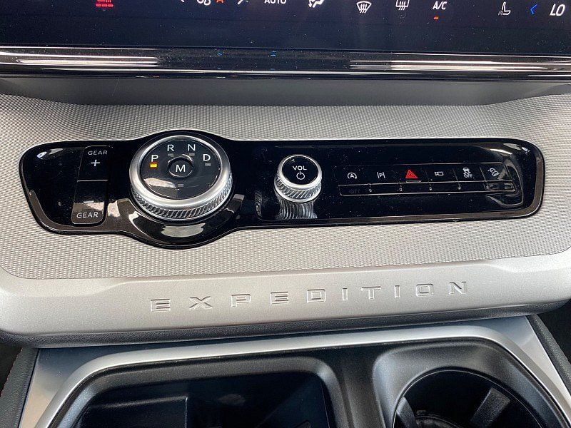 Certified 2025 Ford Expedition Active AWD/4WD image 54