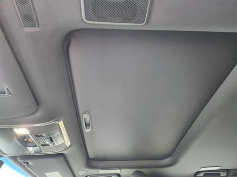 Used 2025 Lexus LX 600 4WD w/ Luxury Package image 26