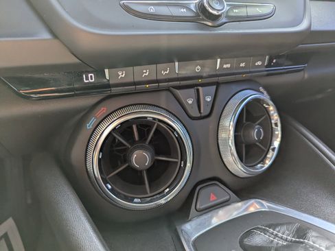 Used 2018 Chevrolet Camaro LT RWD image 23