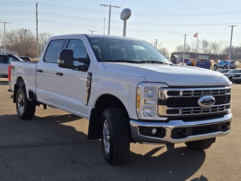 Used 2024 Ford F250 XLT w/ FX4 Off-Road Package image 4