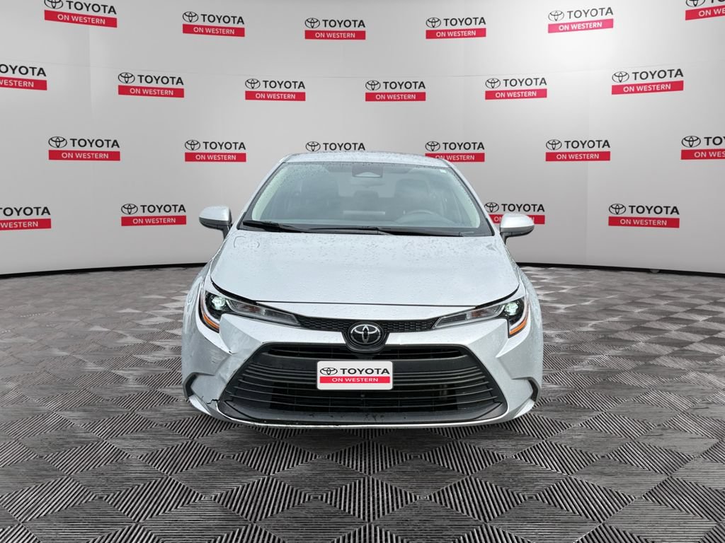 Certified 2025 Toyota Corolla LE FWD image 2