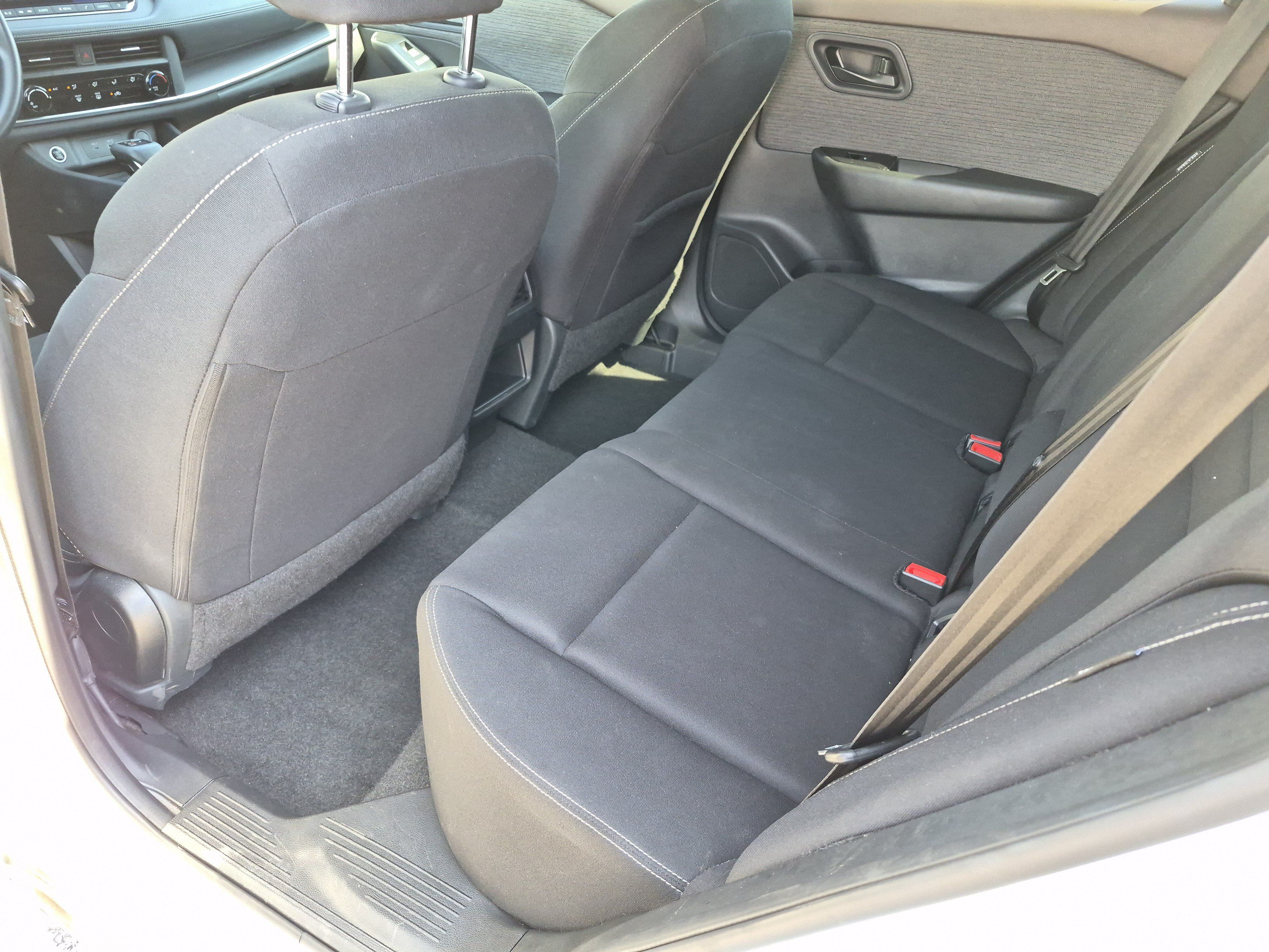 Used 2023 Nissan Rogue S AWD/4WD image 13