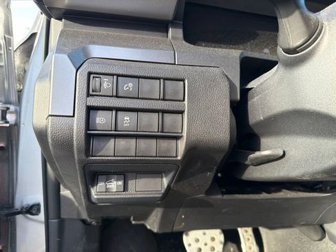 Used 2025 Toyota Tacoma TRD Sport AWD/4WD image 20