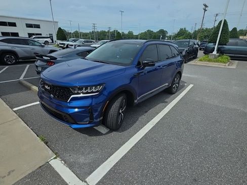 Used 2023 Kia Sorento S w/ Panoramic Sunroof Package FWD image 2