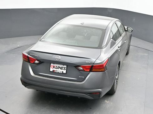 Used 2024 Nissan Altima 2.5 SV AWD/4WD image 12