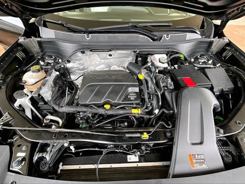 Used 2025 Chevrolet Trax LS FWD image 29